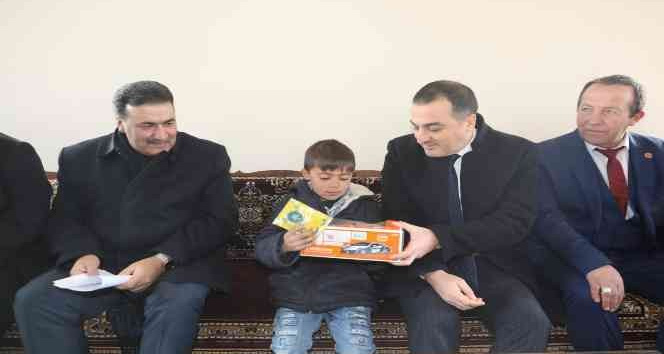 Vali Öksüz’ün köy ziyaretleri devam ediyor