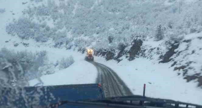 Şırnakta etkili olan kar yağışı yarım metreyi buldu