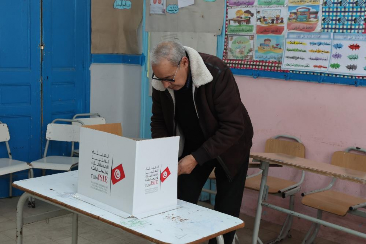 Tunus&#039;ta halk parlamento seçimlerinin 2&#039;nci turunda sandık başında