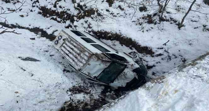 Hizanda trafik kazası: 3 yaralı