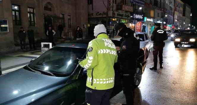 Aksaray’da Çevik Kuvvetten ’şok’ denetim