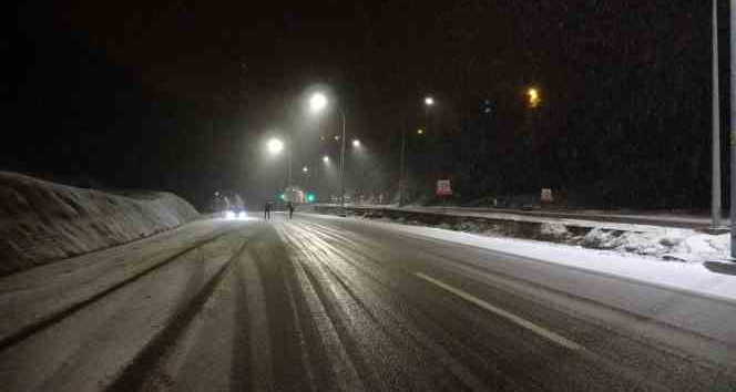 Zonguldak-Ankara Kara Yolu’nda kar yağışı etkili oldu