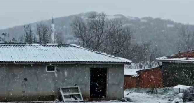 Özlenen kar yurda giriş yaptı: Edirne kısa sürede beyaza büründü