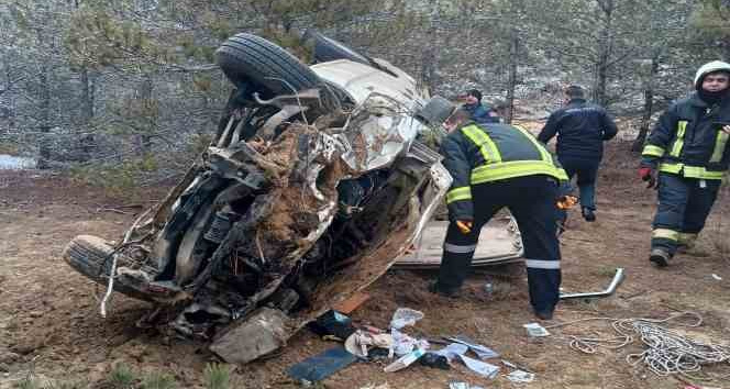 Kaza sonrası kamyonette sıkışan sürücüyü itfaiye kurtardı