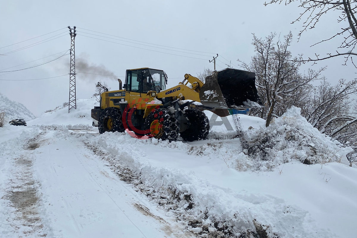 Şırnak&#039;ta kapanan köy yolları tekrar ulaşıma açıldı