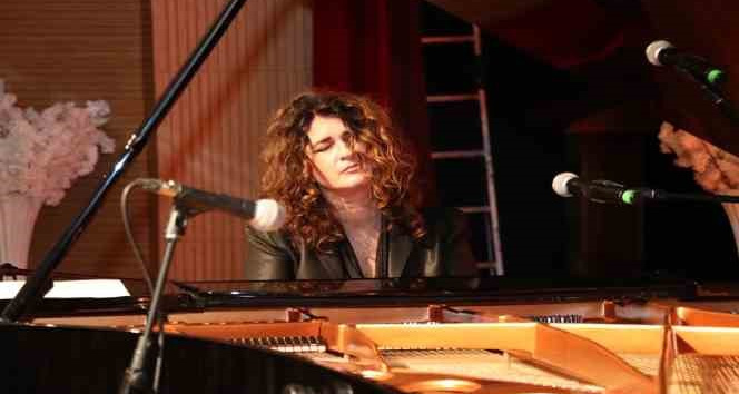 Dünyaca ünlü piyanist Anjelika Akbar Ordu’da konser verdi