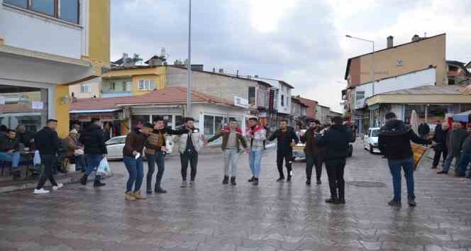 Eksi 10 derecede halaylı asker uğurlaması
