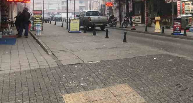 Balkanlar’dan gelen kar yağışı Uzunköprü’de etkili oluyor