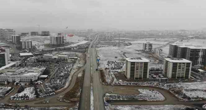 Uzun süredir kuraklık yaşanıyordu, 43 ilin geçiş güzergahına kar yağdı