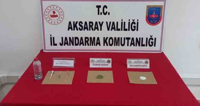 Jandarmadan uyuşturucu operasyonu: 3 gözaltı
