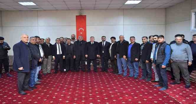 Vali Elban, Yüreğir’de muhtar ve vatandaşlarla bir araya geldi