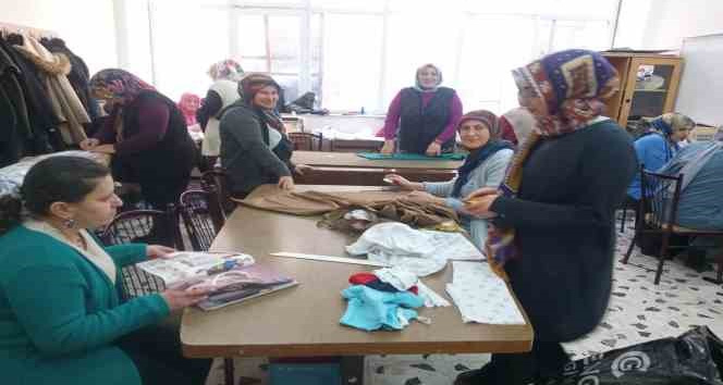 Posof halk eğitiminin terzilik kursu büyük ilgi görüyor
