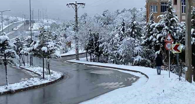 Beklenen kar İzmit’in yüksek kesimlerine düştü