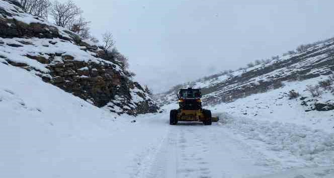 Kar Şırnak’ı etkisi altına aldı, 9 köy yolu ulaşıma kapandı