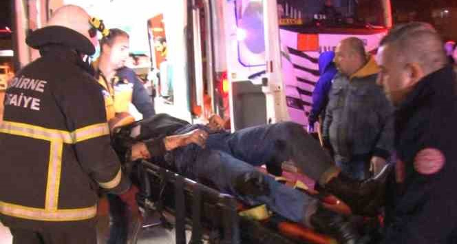 Edirne’de ekipler araçta sıkışan yaralı kadını kurtarmak için seferber oldu