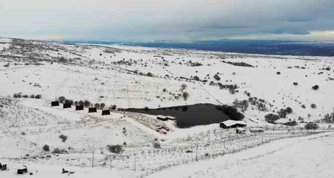 Karın keyfini Dinek Dağı’nda çıkardılar