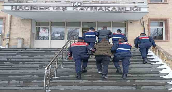 Baz istasyonu hırsızları tutuklandı