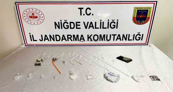 Jandarmadan uyuşturucu operasyonu: 3 tutuklama