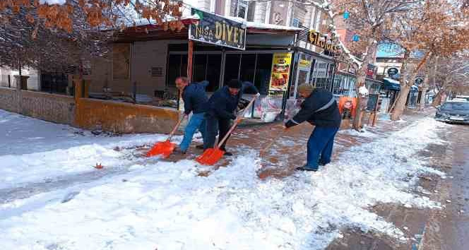 Kahramanmaraş Elbistan’da kar etkili oldu