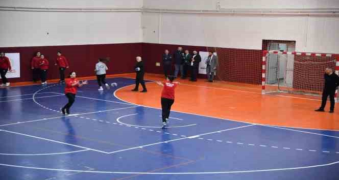 Ortahisar’ın spor kompleksi vatandaşların akınına uğruyor