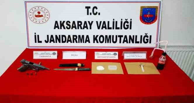 Uyuşturucu taciri yakayı ele verdi