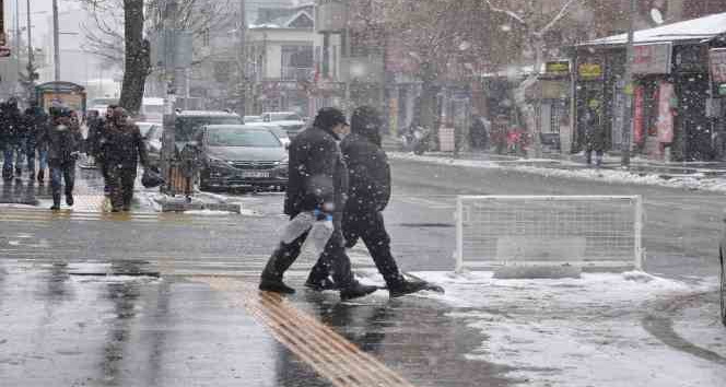 Kars’ta 49 köy yolu ulaşıma kapandı