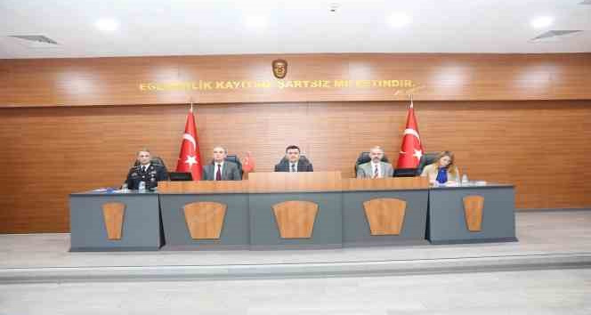 Burdur’da trafik tedbirleri ile genel emniyete ve asayişe ilişkin tedbirler toplantısı yapıldı