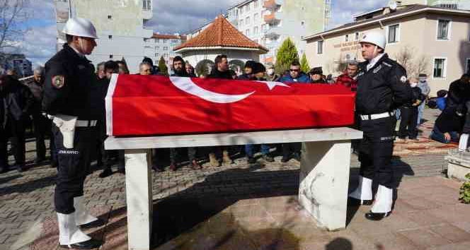 Emekli emniyet müdürü törenle son yolculuğuna uğurlandı