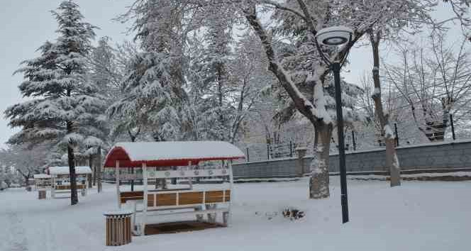 Karaman beyaza büründü