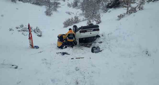 Tunceli’de otomobil şarampole yuvarlandı: 1 yaralı