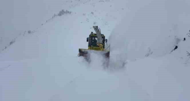En kurak kışını geçiren Arıcak’ta kar kalınlığı bir metreyi geçti