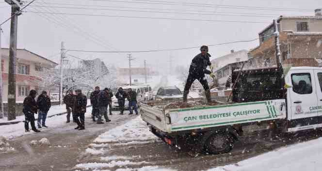Çan’da kar yağışı etkili oluyor