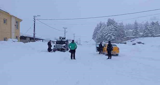 Tunceli-Erzincan yolu araç trafiğine kapatıldı