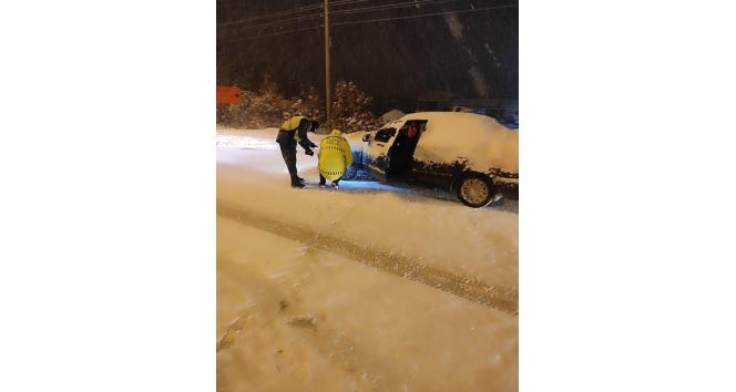 Yenice-Çan karayolunda zincirsiz ve kar lastiği olmayan araçlara izin verilmiyor