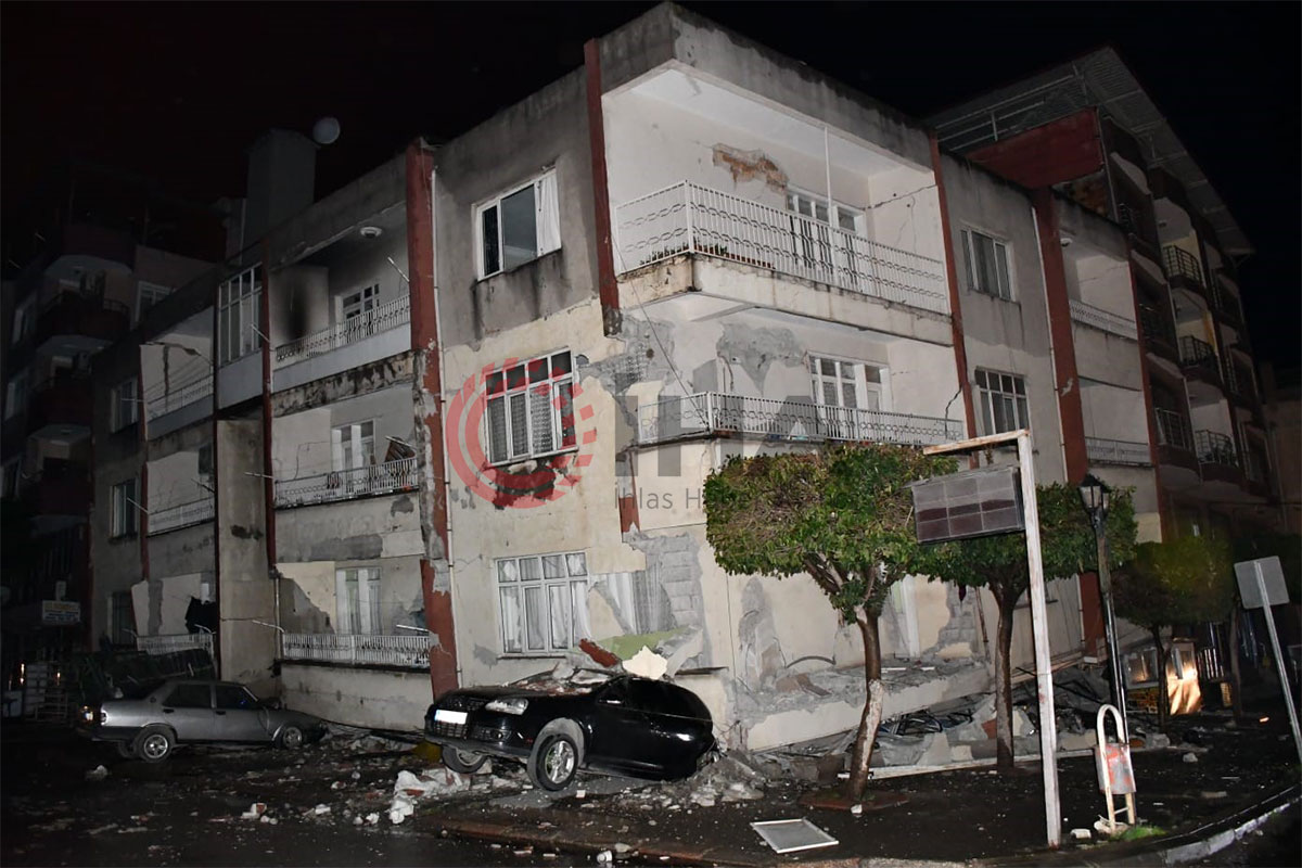Deprem Hatay&#039;da da yıkıma neden oldu