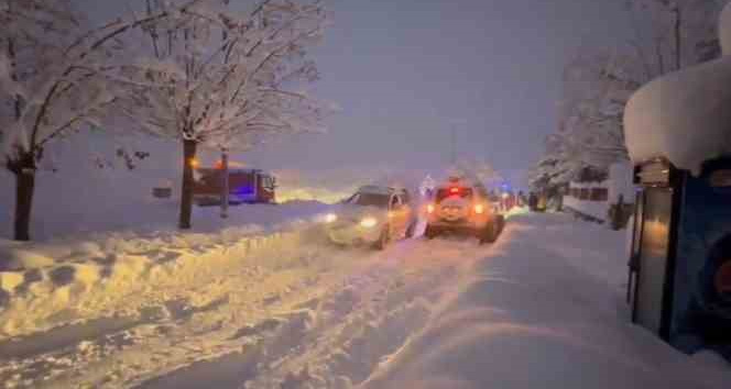 Bingöl’den Kahramanmaraş’a 6 araç ve 22 UMKE personeli gönderildi