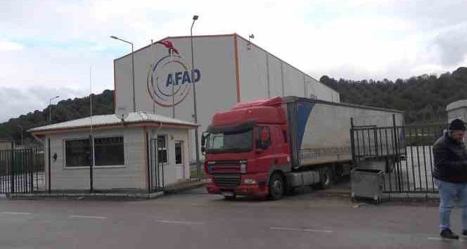 Yalova’dan deprem bölgesine 10 tır çadır, 12 araç ile 115 arama kurtarma personeli gönderildi