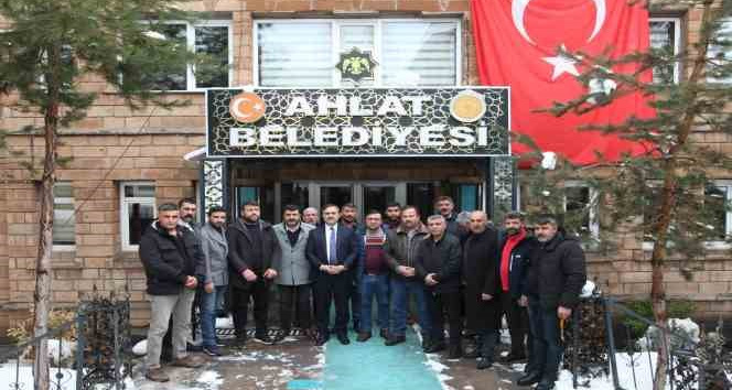 Ahlat’tan deprem bölgesine 4 tır yardım malzemesi gönderildi