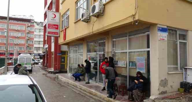 Burdurlular depremzedelere yardım için koştu
