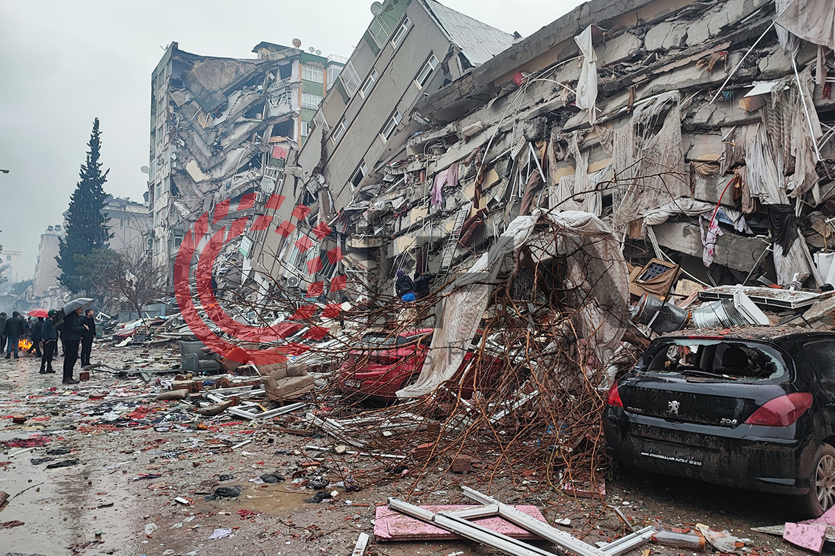 AFAD: &#039;(Depremde) Bin 121 kişi hayatını kaybetti, 7 bin 634 vatandaş yaralandı&#039;