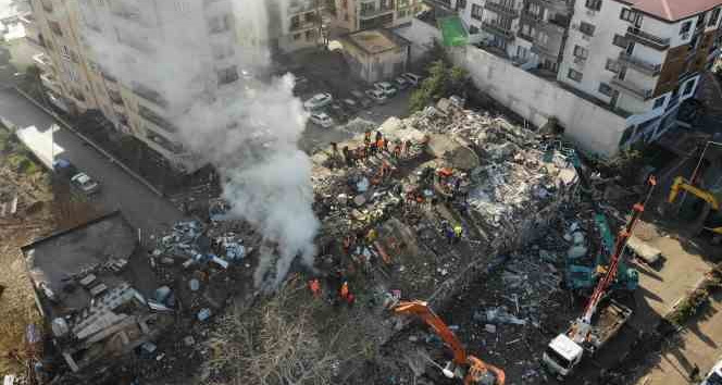 Osmaniye’de kurtarma çalışmalarının sürdüğü enkazlar havadan görüntülendi