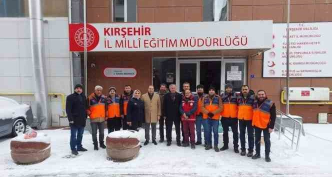 Kırşehir Milli Eğitim Personeli afetzedelere yardım için yola çıktı
