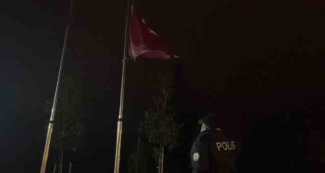 Zonguldak’ta bayraklar yarıya indirildi