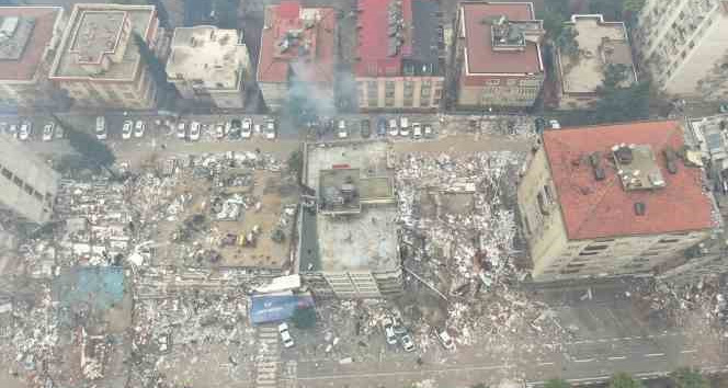 Depremin acı bilançosunu havadan çekilen görüntüler gözler önüne serdi