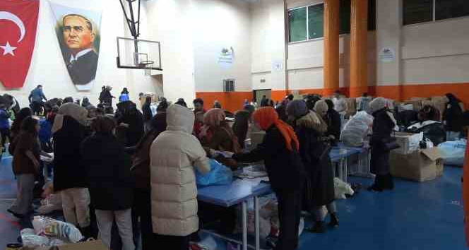 Gümüşhaneli vatandaşlar depremzedelere yardım için seferber oldu