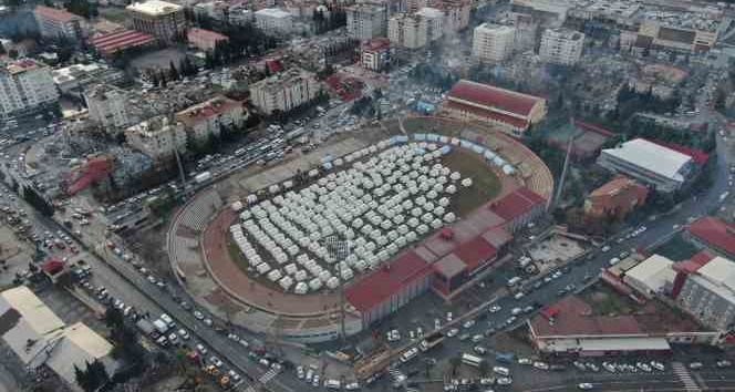 12 Şubat Stadyumu çadır kente dönüştürüldü