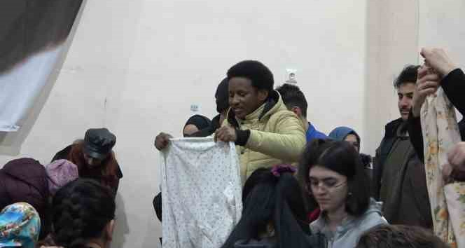 Afrikalı öğrenciler depremzedelere yardım için seferber oldu