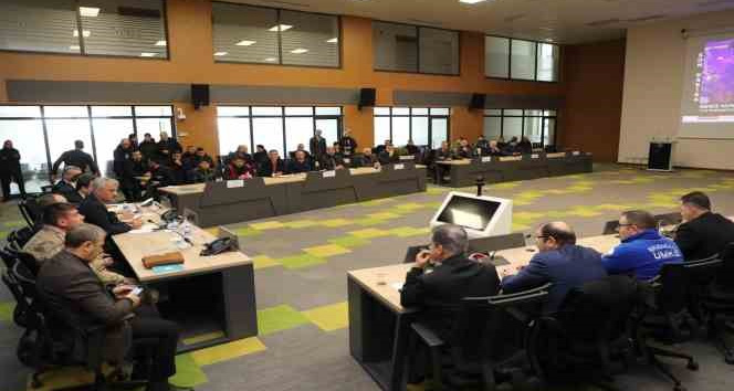 Afet bölgesi için Erzincan’da yürütülen yardım toplama faaliyetlerine yönelik toplantı düzenlendi