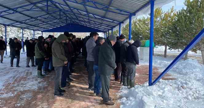 Depremde hayatını kaybeden genç öğretmen Aksaray’da toprağa verildi