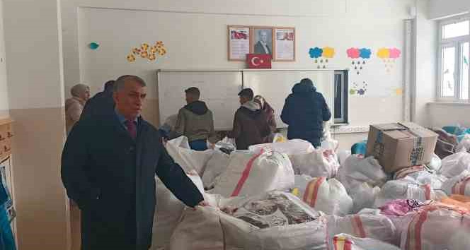 Adilcevaz’dan deprem bölgesine yardım eli